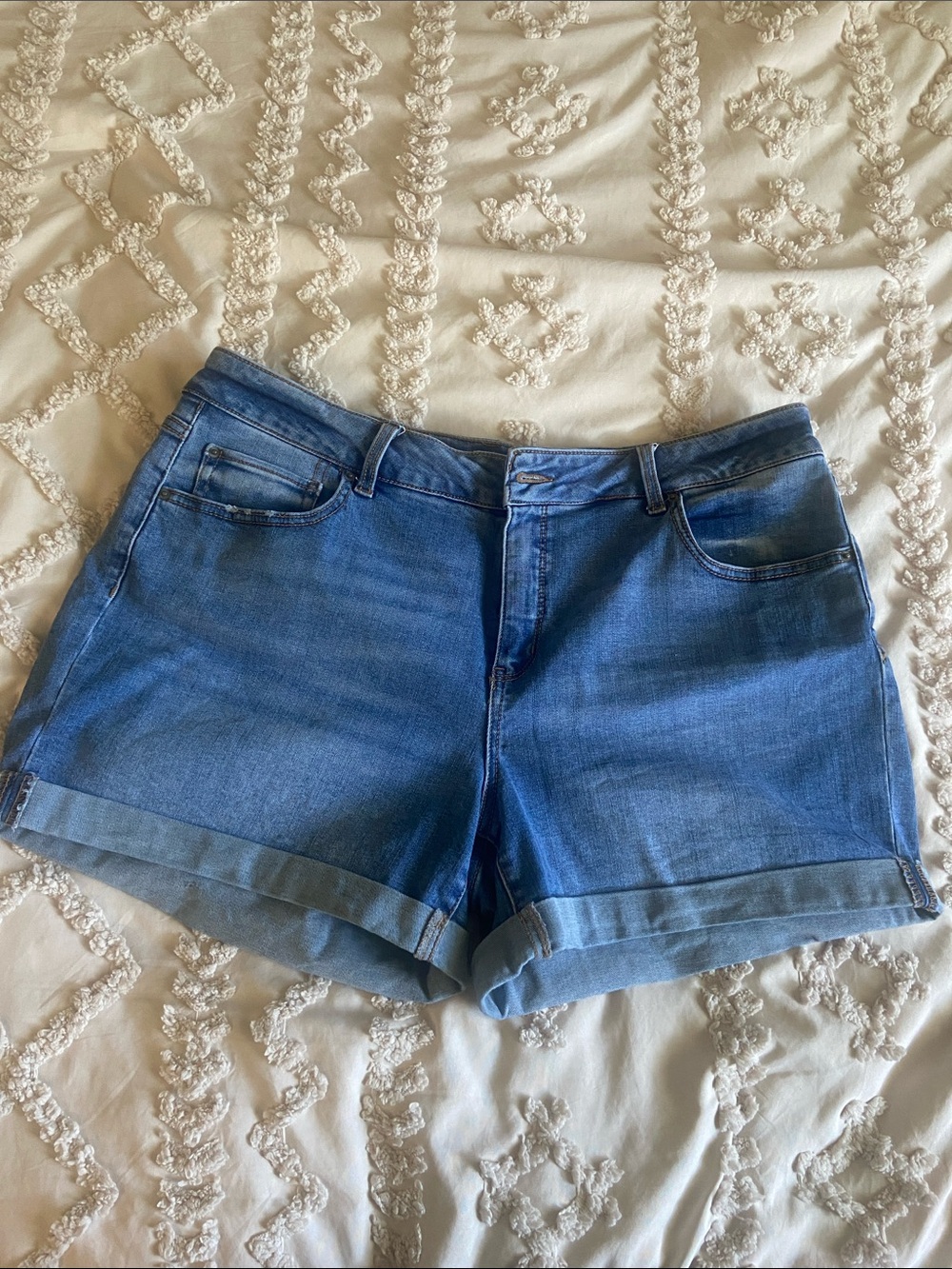 Women's Classic Rolled Hem Denim Shorts - Blue